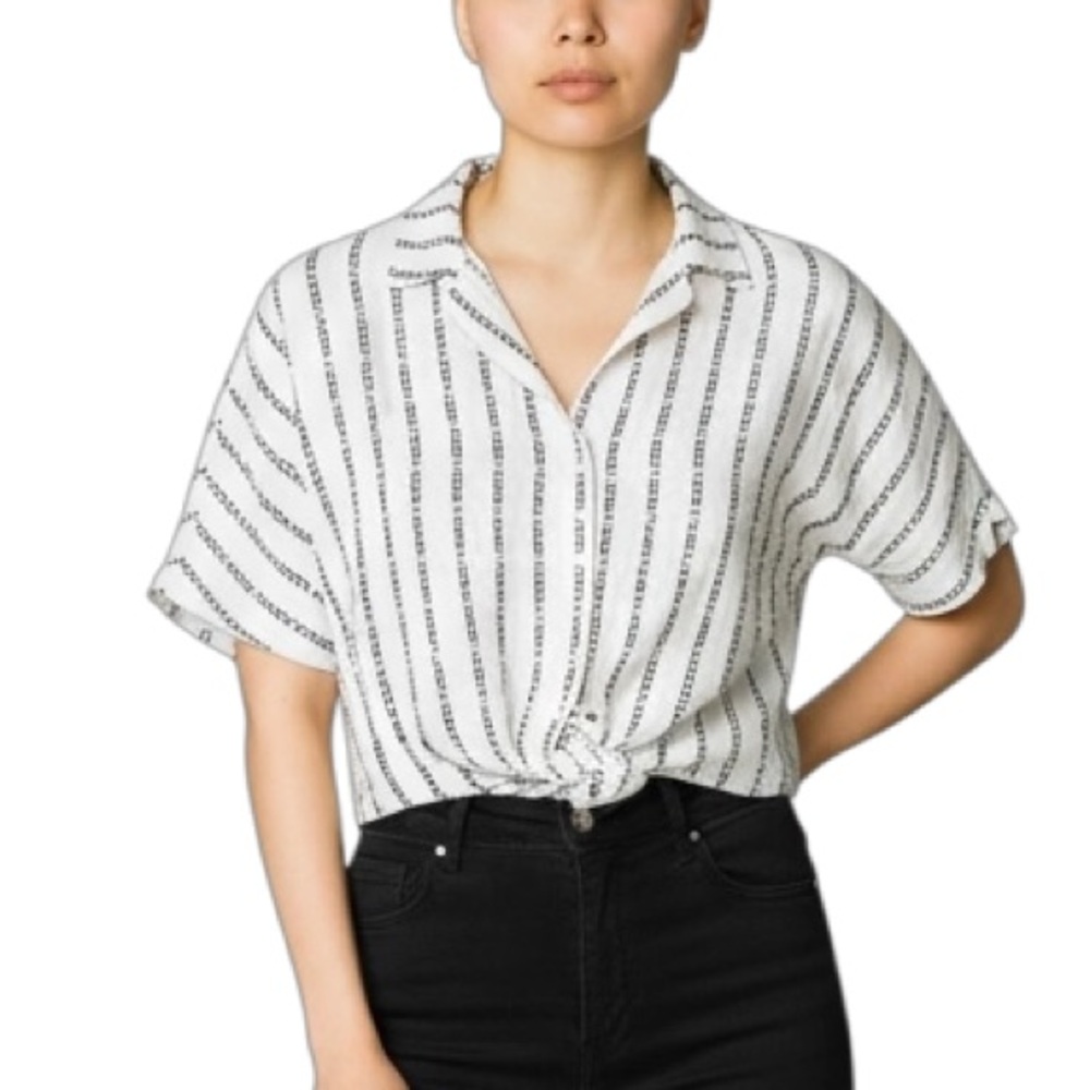 Splash Button Down Tie-Front Shirt White Black Print Size L